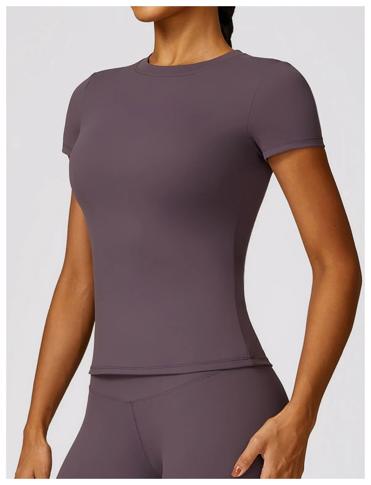 Le top BASE  avec brassière intégrée