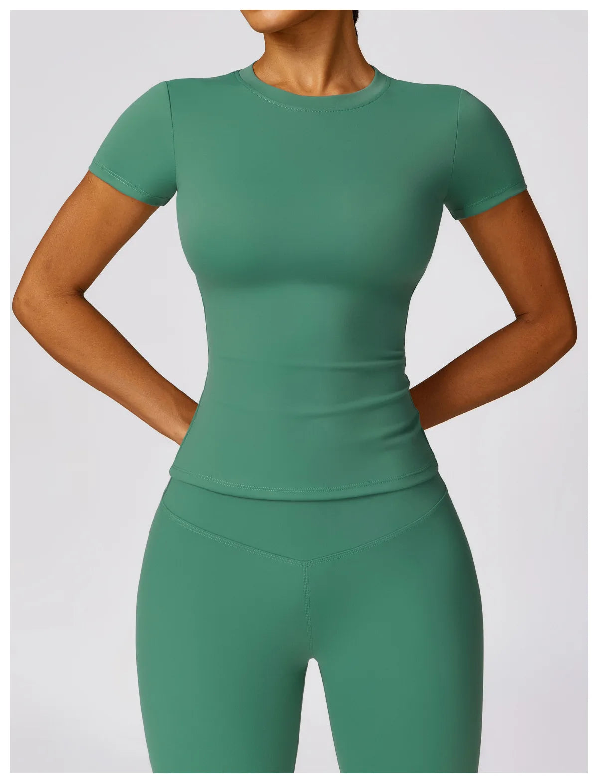 Le top BASE  avec brassière intégrée