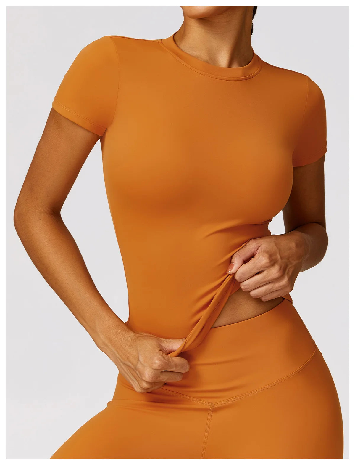 Le top BASE  avec brassière intégrée