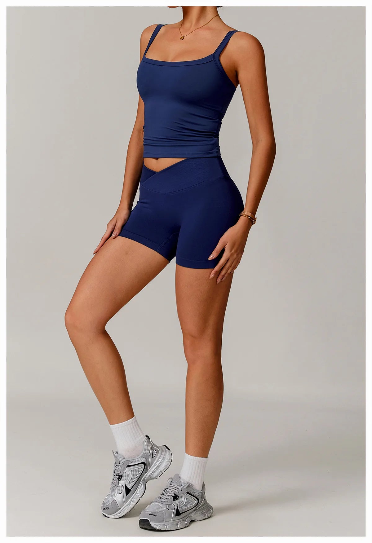 Le Short STRONG