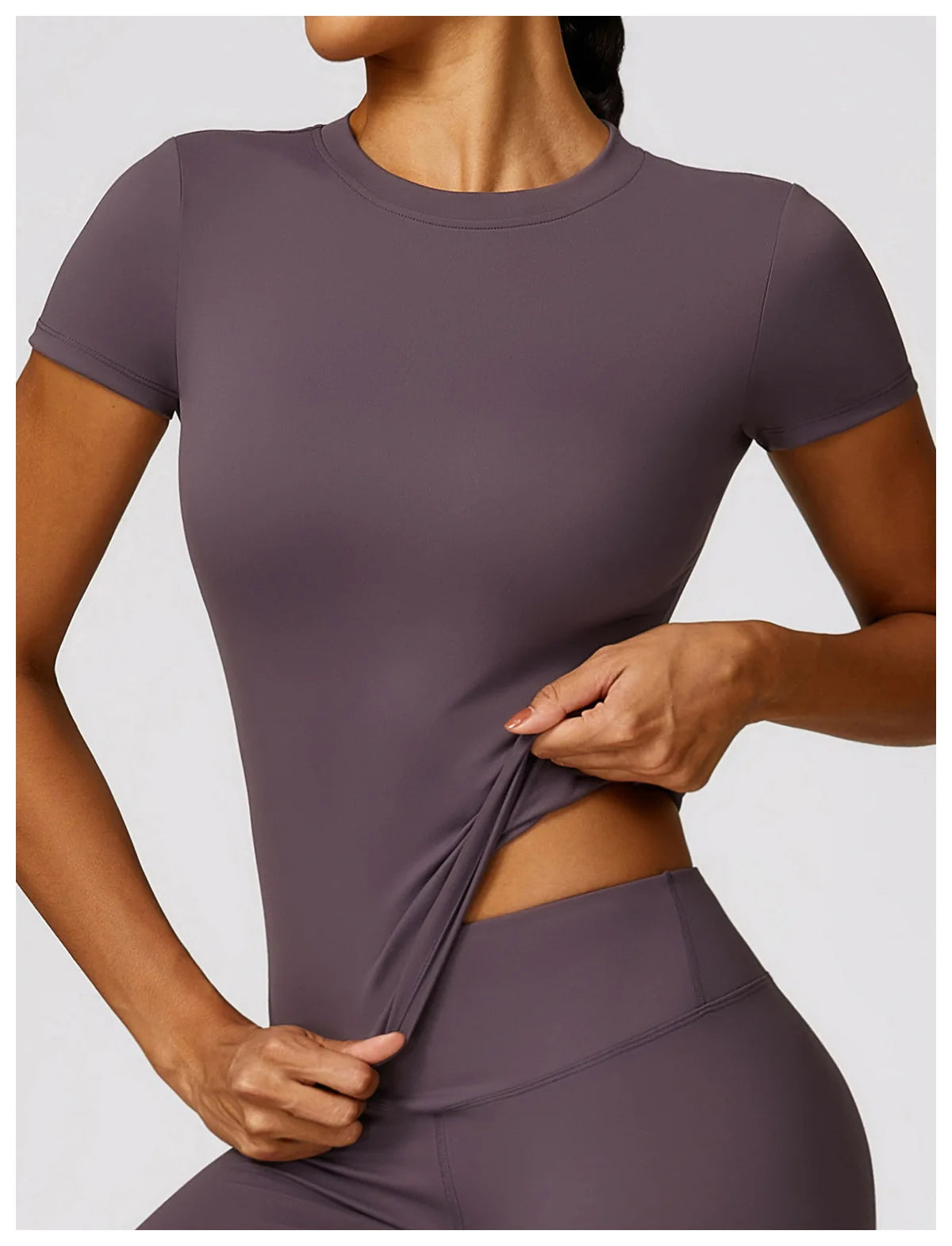 Le top BASE  avec brassière intégrée