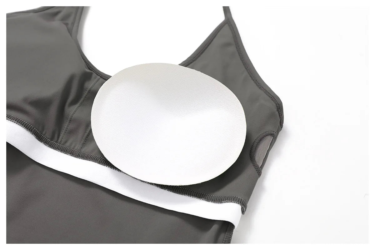 Le top Queen Up avec brassière intégrée