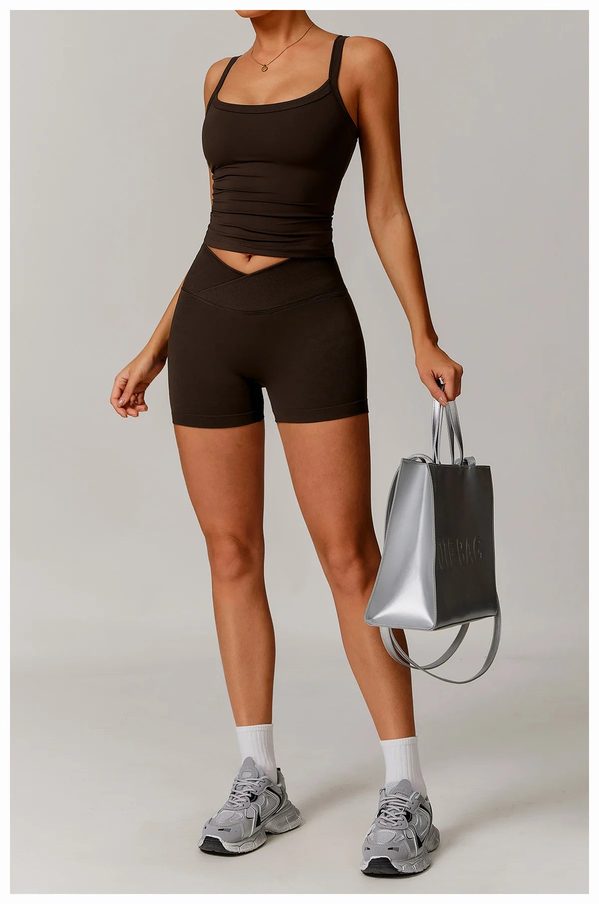 Le Short STRONG