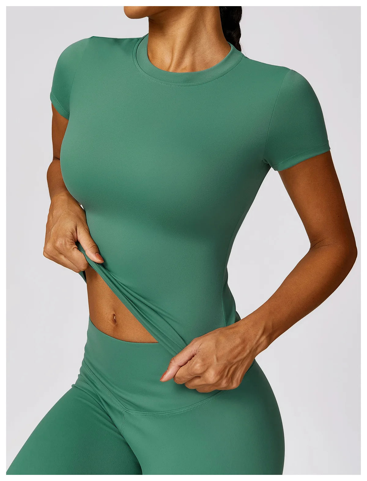 Le top BASE  avec brassière intégrée