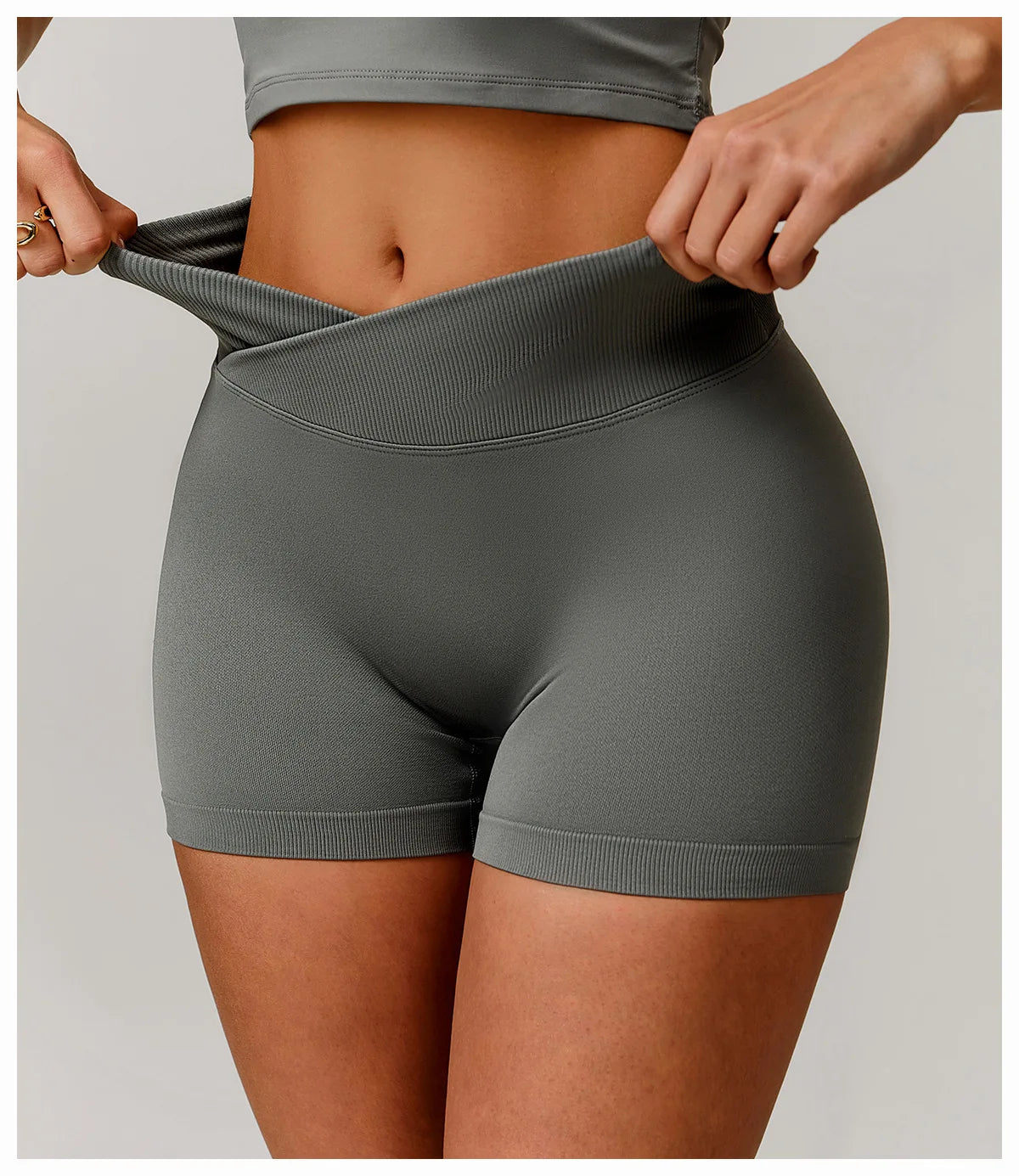 Le Short STRONG